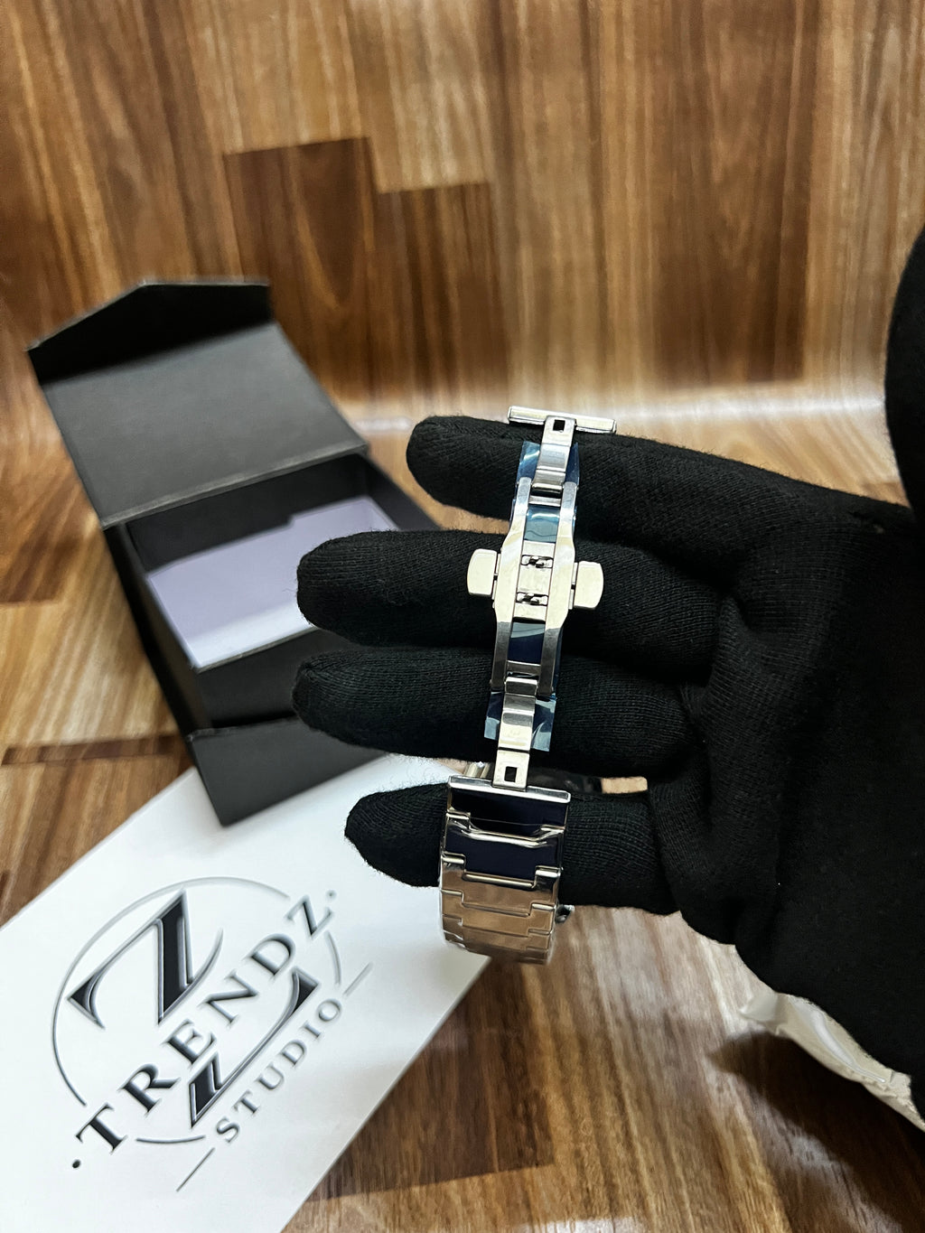 Bin Bond Silver Watch for Men – Luxury Stainless Steel Quartz Wrist Watch