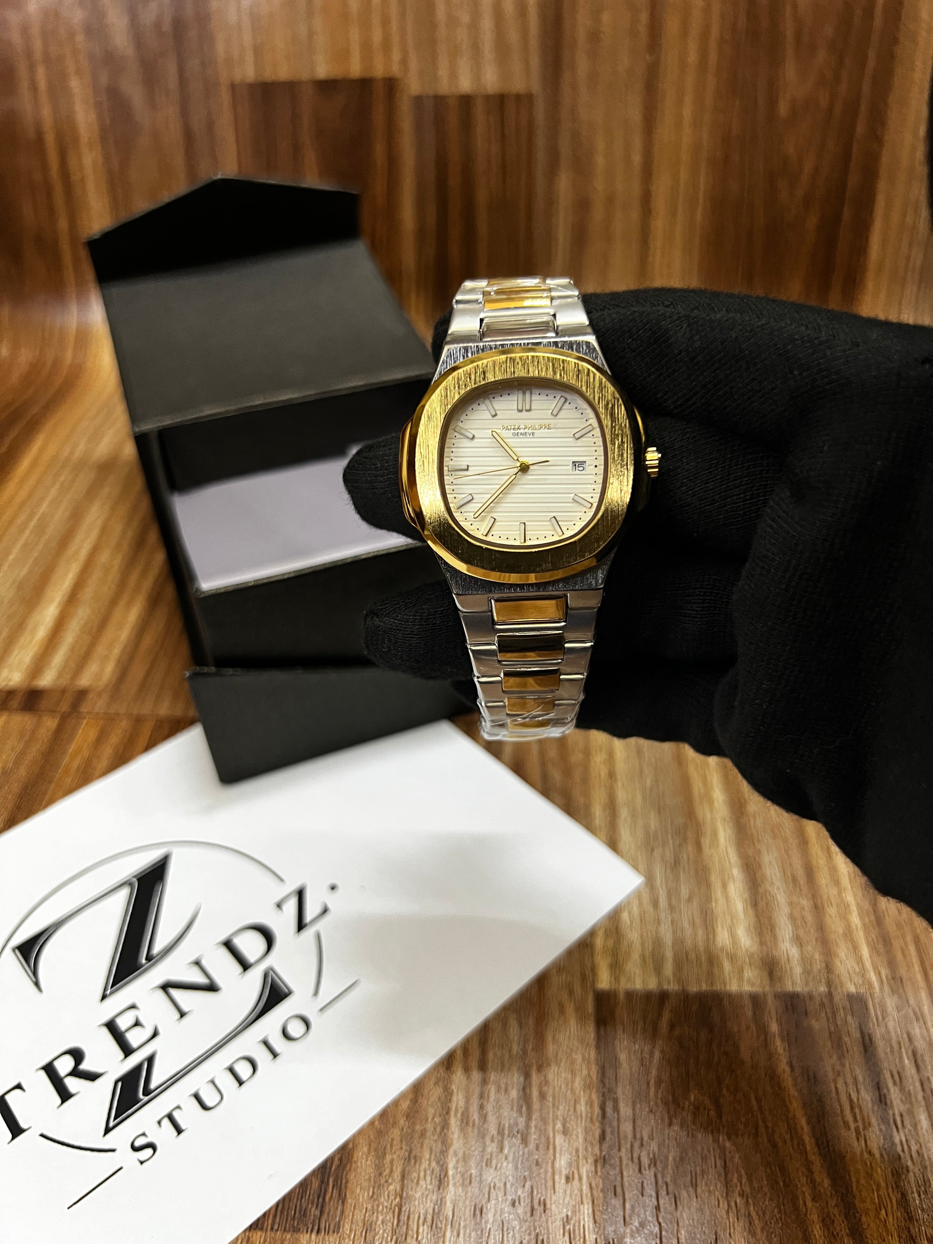 TrueTime Silver Golden Stainless Steel Quartz Watch for Men (SILVER N GOLDEN)