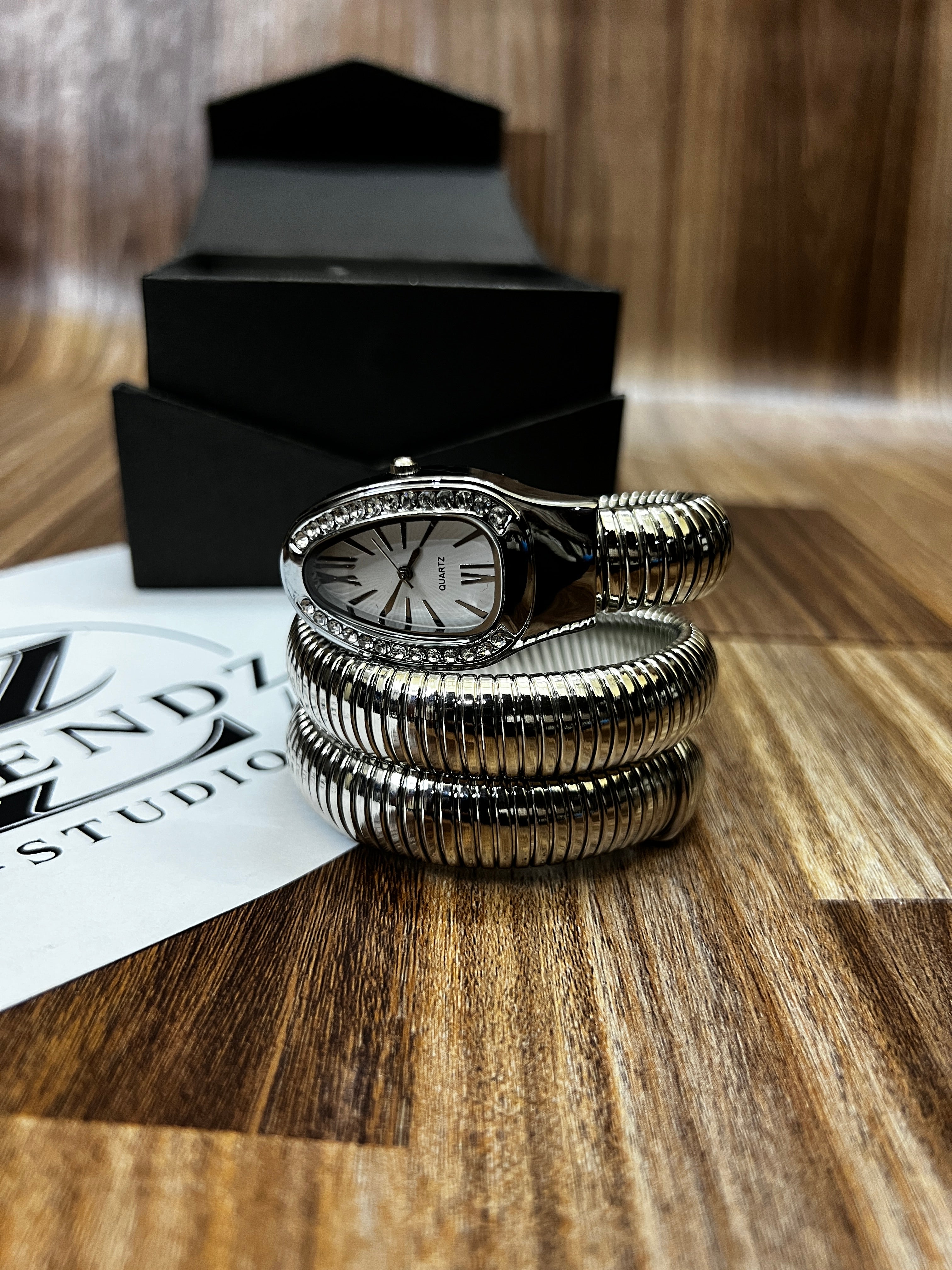 Luxury Quartz Crystal Snake Bracelet Watch for Women