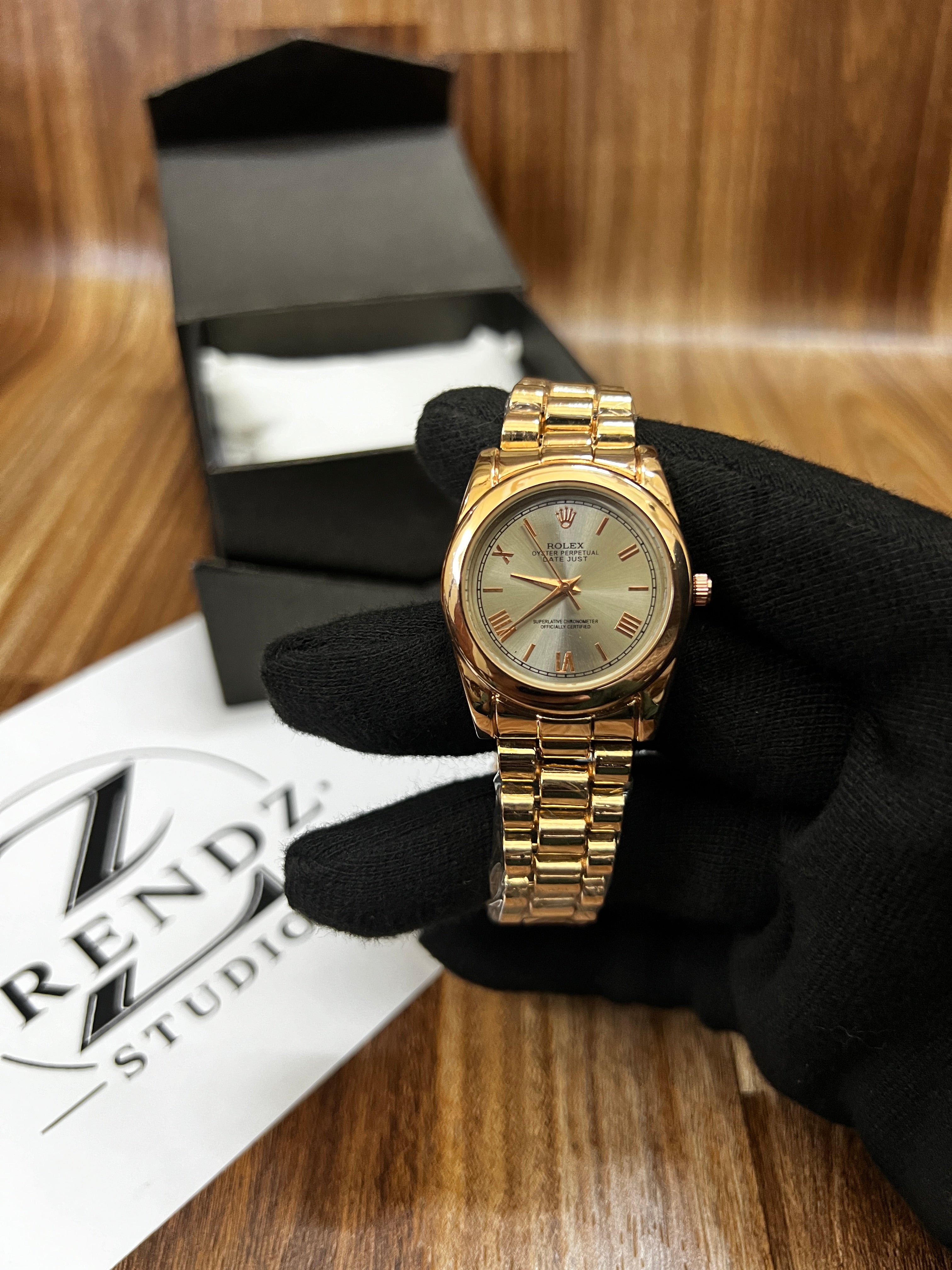 Luxury Datejust-style women’s watch (GOLDEN)